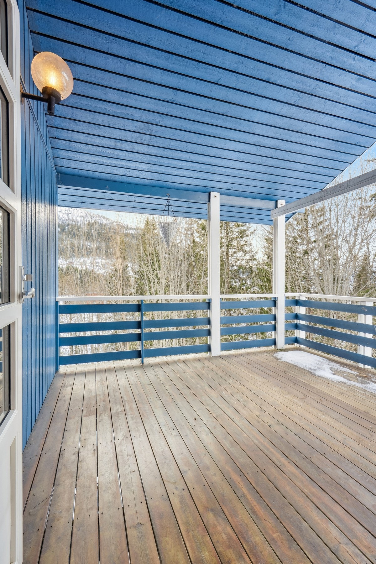 Her er ca 20 kvm overbygd balkong. Galleribilde