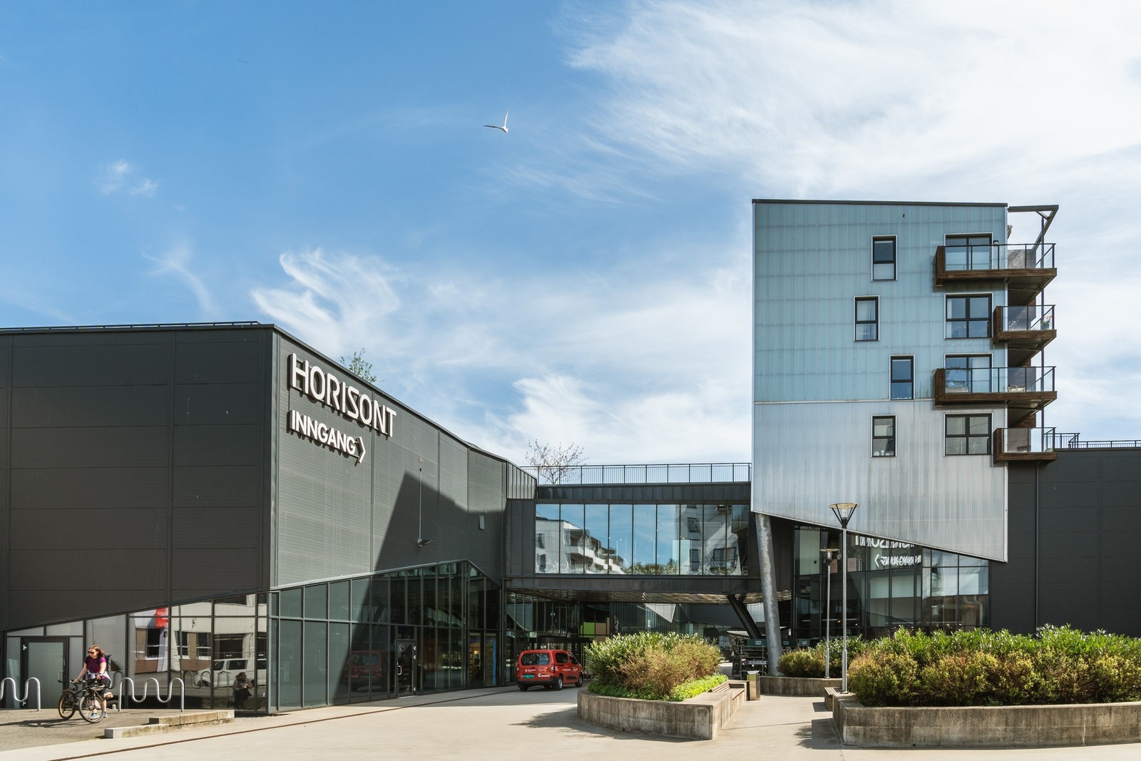 Kort spasertur til Horisont hvor du får gjort hverdagshandelen. Galleribilde