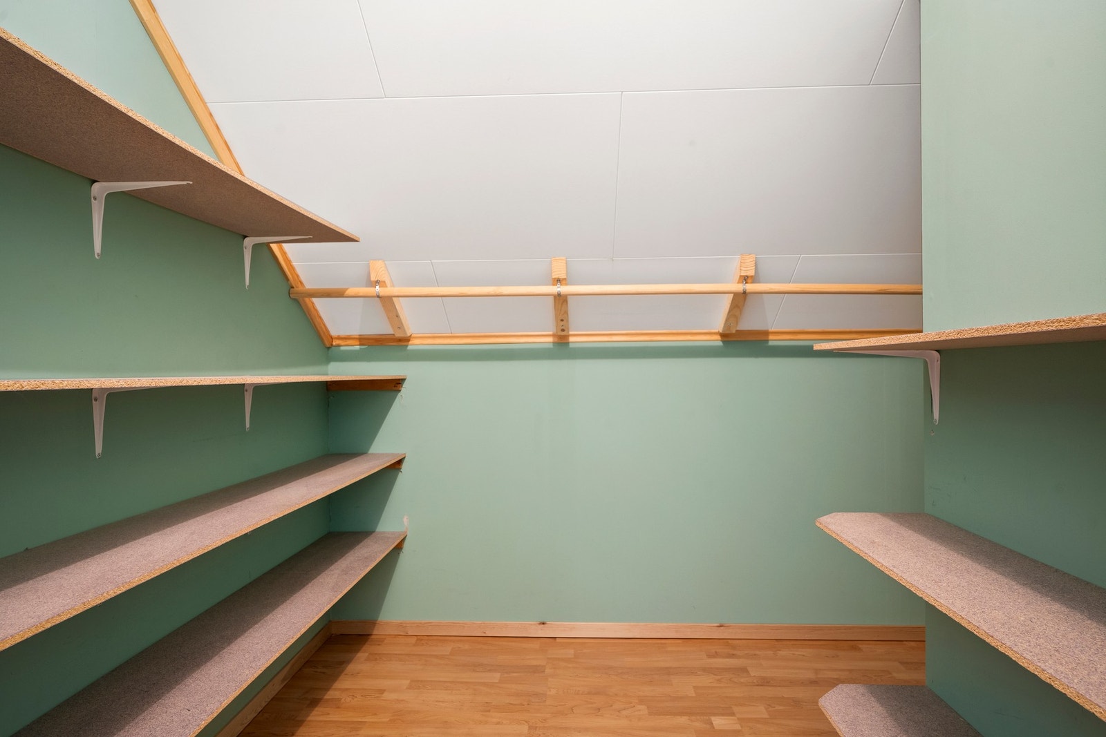 Bod/walk in ved soverom 2 i 2 etasje. Galleribilde