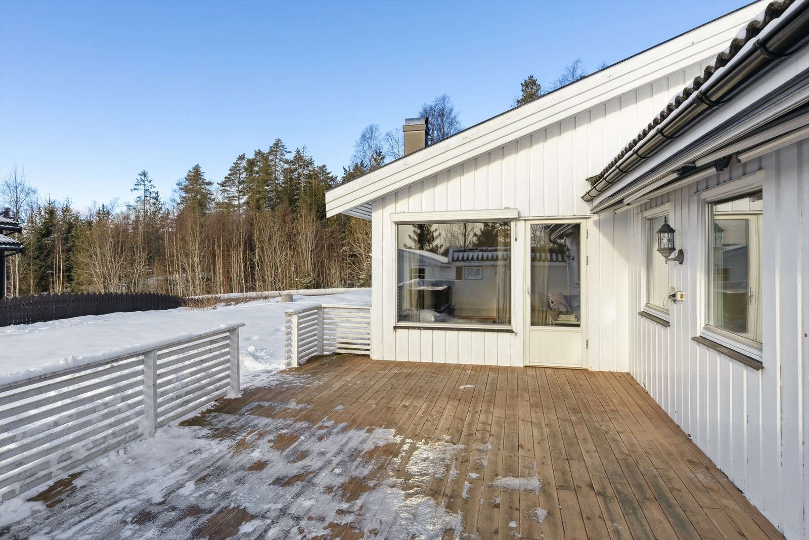 Terrasse som ble målt til 33,4 m2. Galleribilde