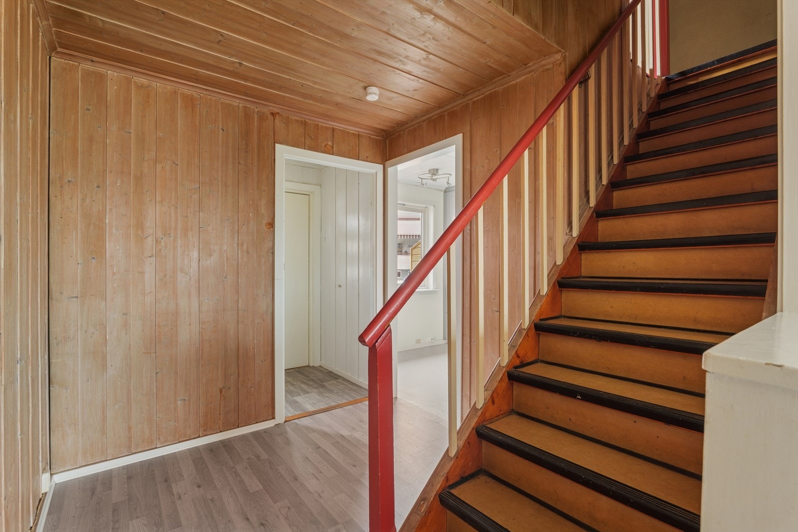 I 2.etasje finner man 3 soverom og bad. Galleribilde