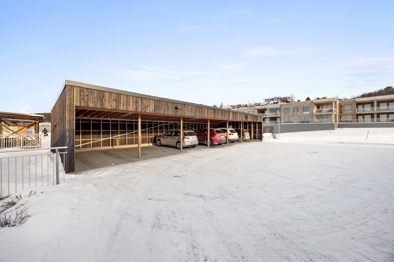 Det medfølger parkering i carport Galleribilde