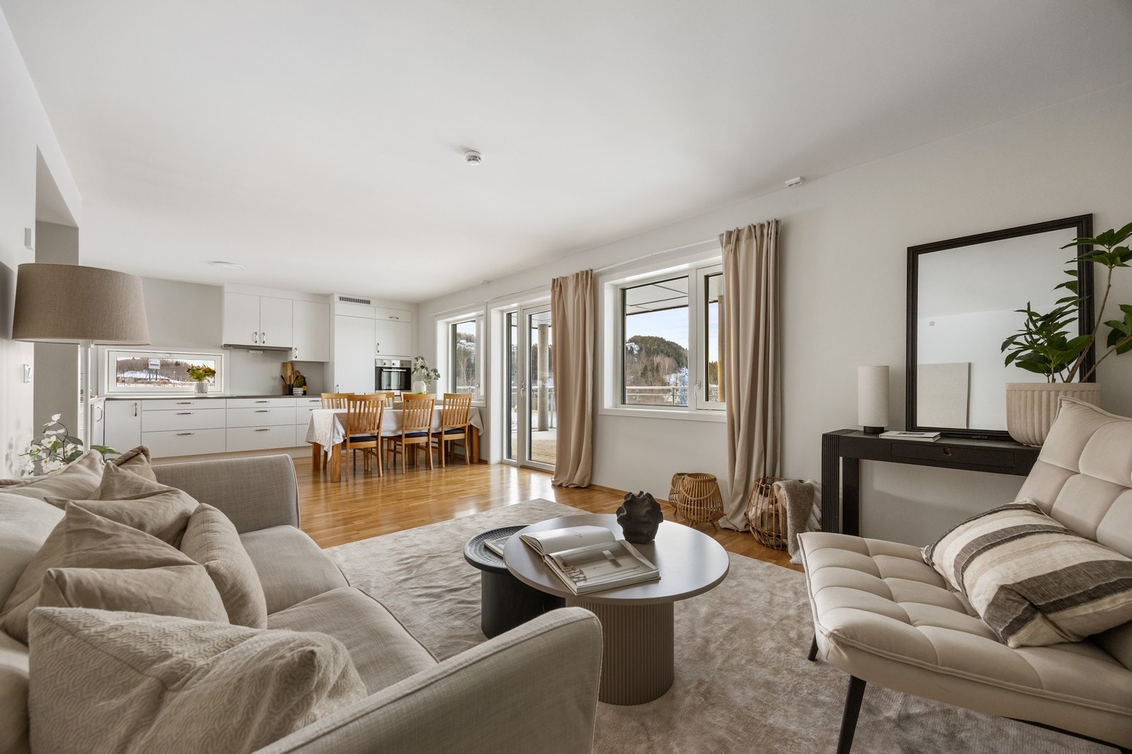 Åpen stue- og kjøkkenløsning! Galleribilde