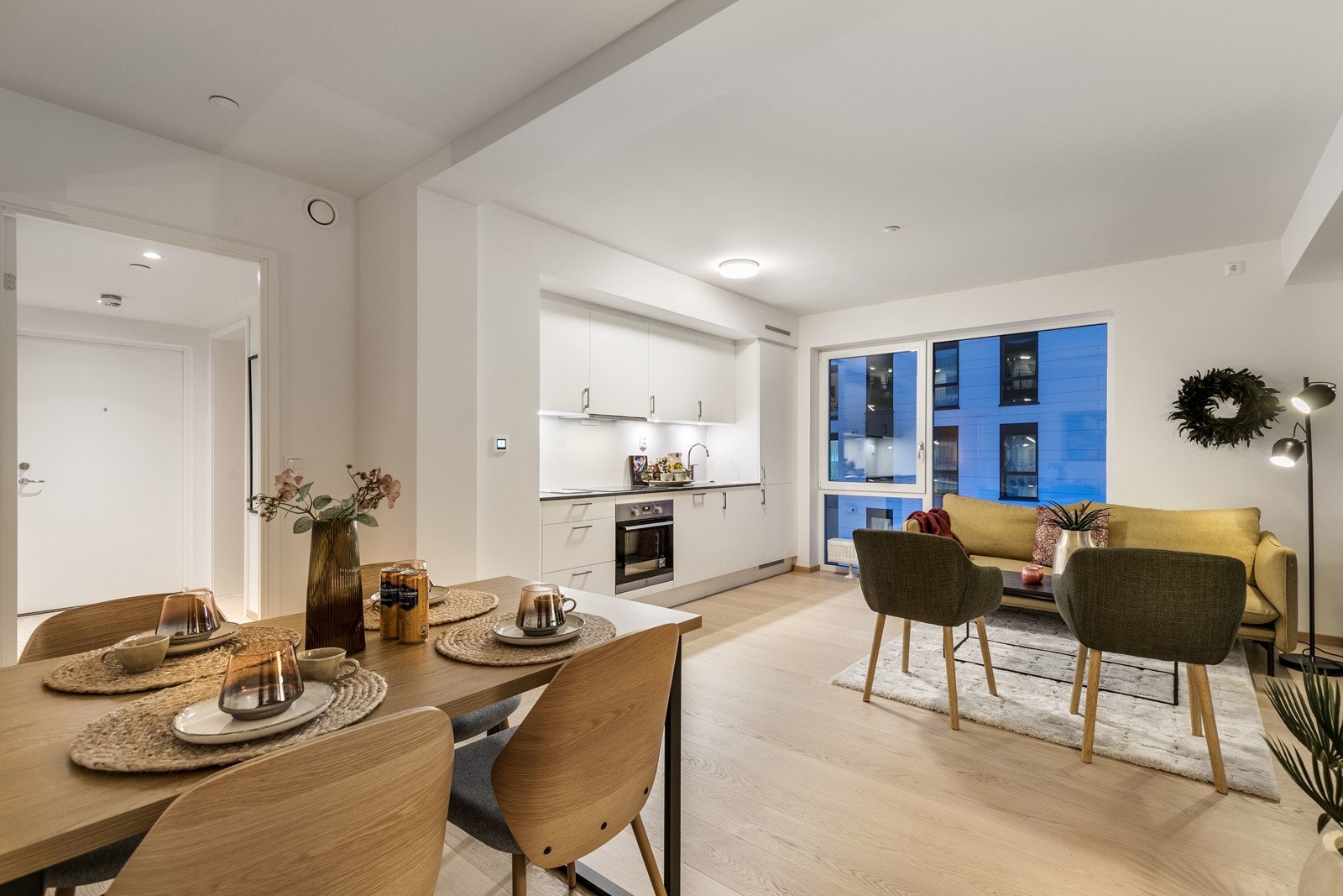 Leiligheten har en lys og luftig planløsning Galleribilde