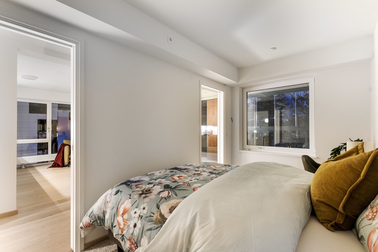 Soverommet har praktisk løsning, med utgang fra hver side av sengen. Galleribilde