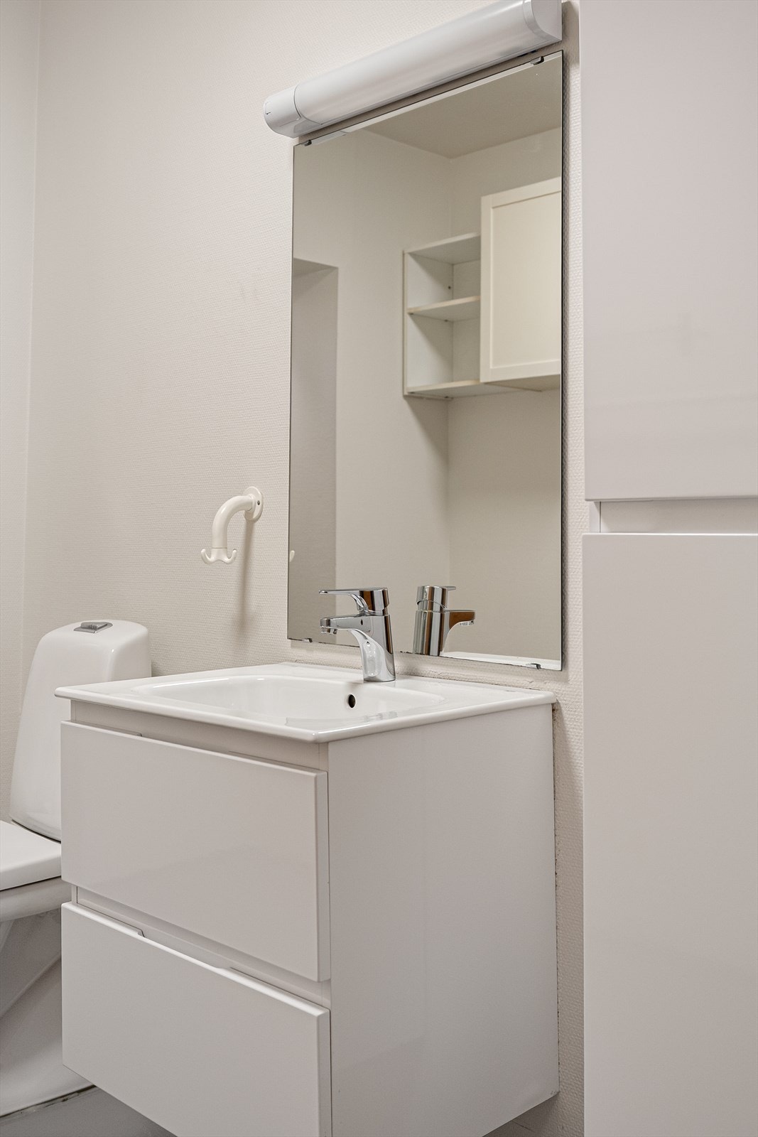 Nyere baderomsinnredning er på plass Galleribilde