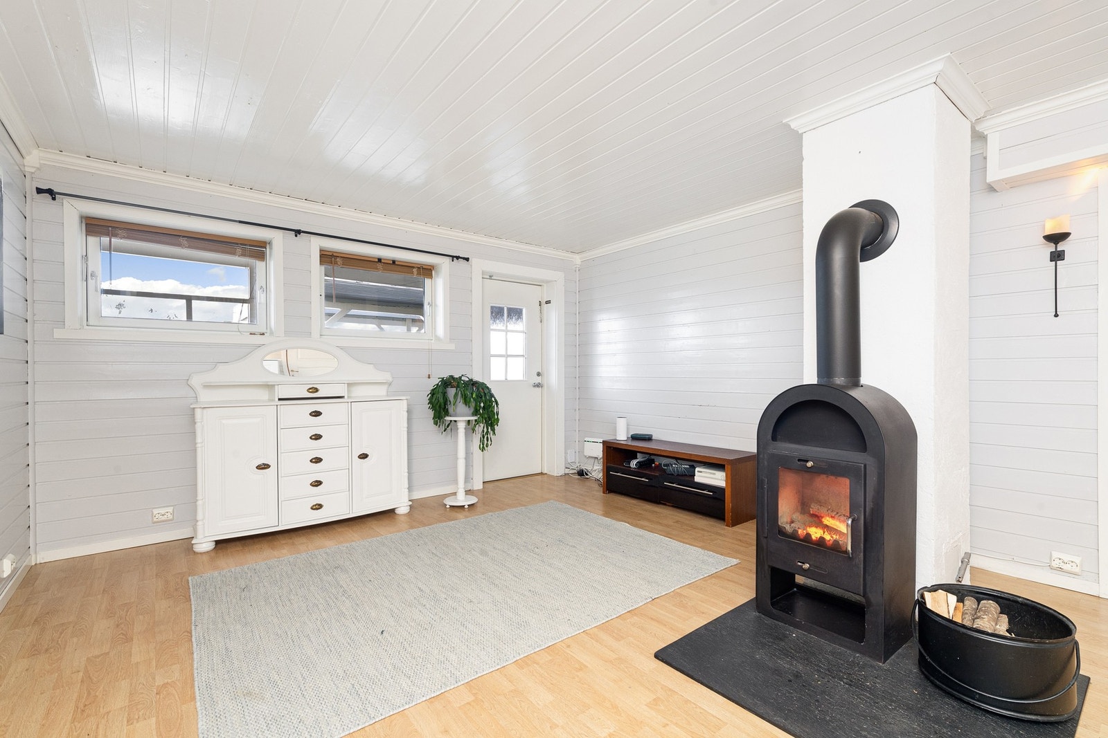 Rom i underetasje brukt som stue. Ikke omsøkt/godkjent til varig opphold. Galleribilde