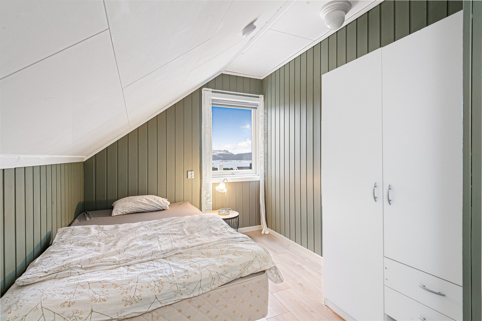 Soverom 2 på loft. Galleribilde