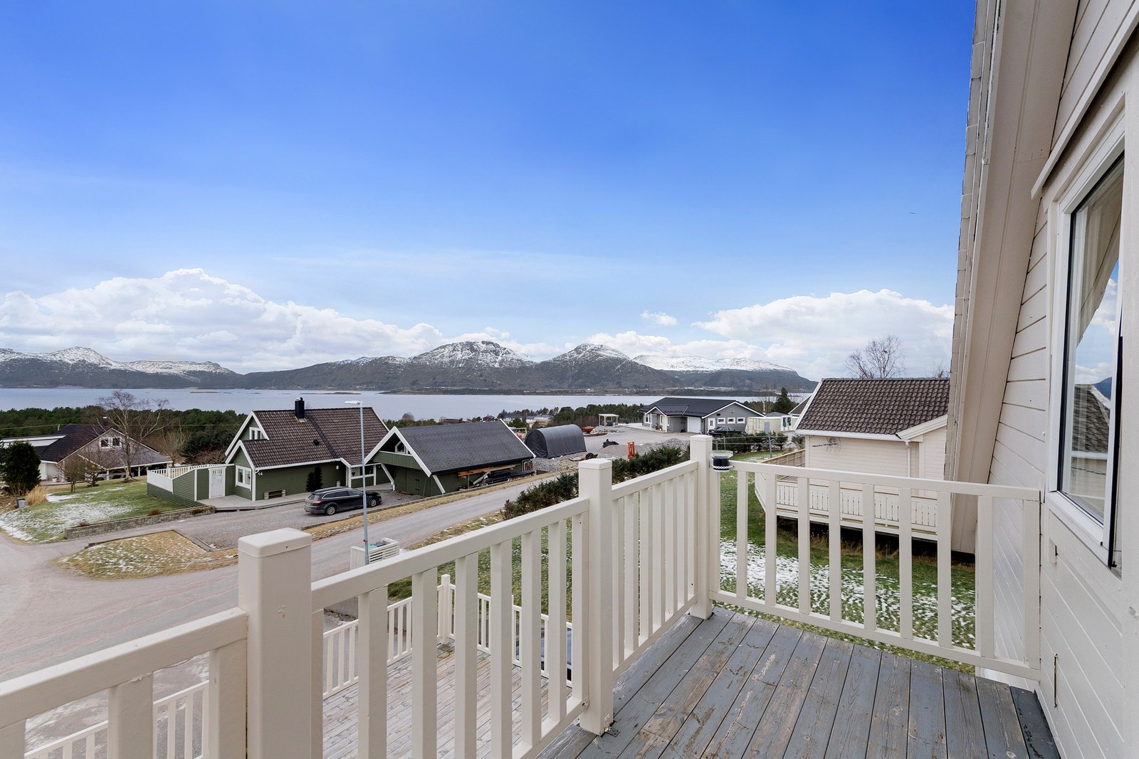 Lufteveranda med nydelig utsikt Galleribilde