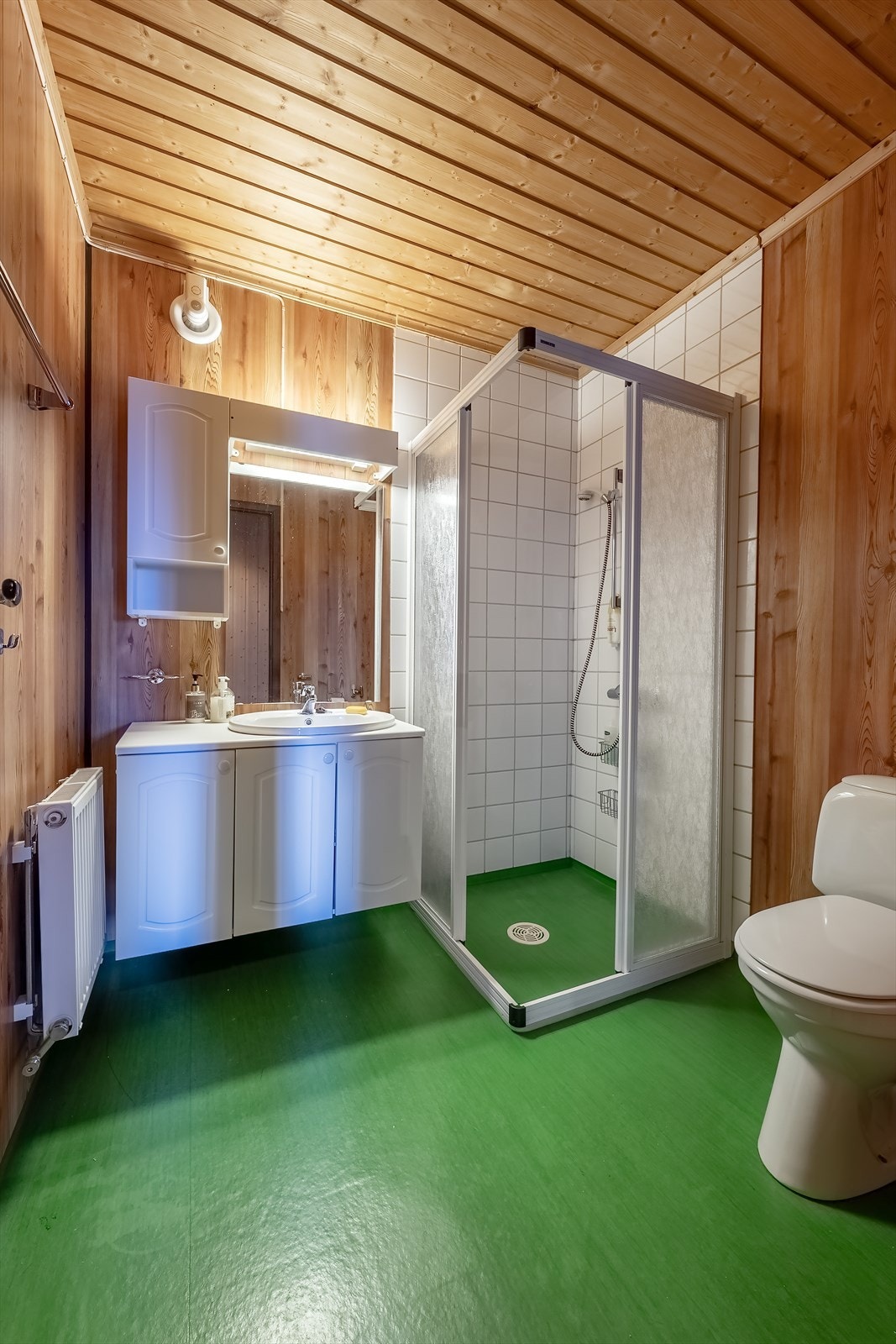 Bad (sokkeletasje) Galleribilde