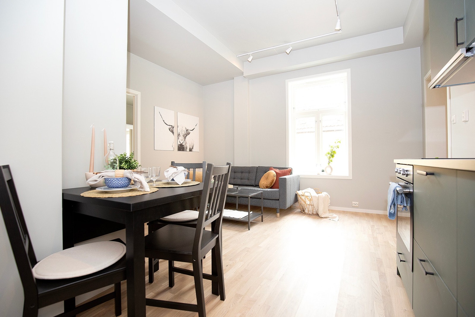 Stue med åpen løsning Galleribilde