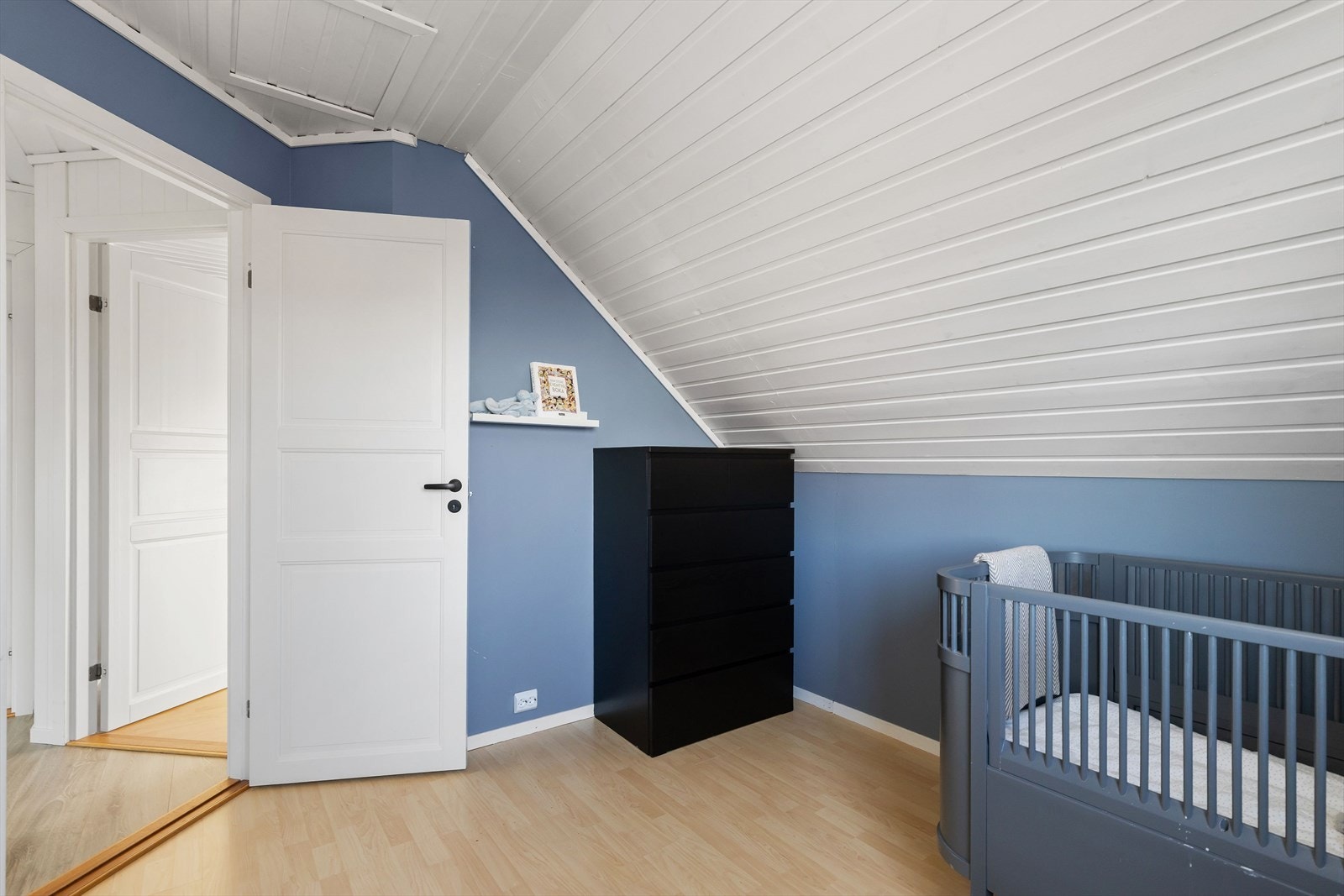 2.etasje har totalt 4 soverom. Galleribilde