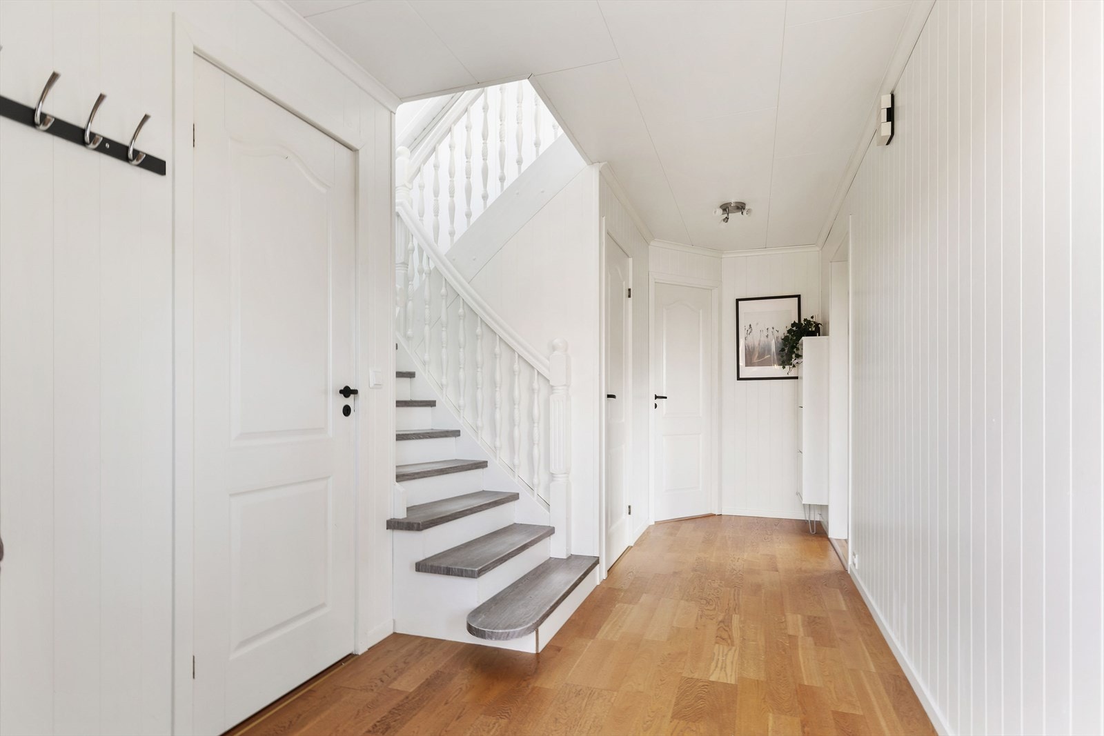 I tilknytning til gang finner man det ene badet. Galleribilde