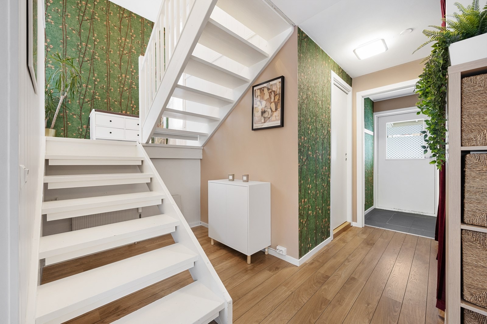 Åpen trapp til 2. etasje. Galleribilde