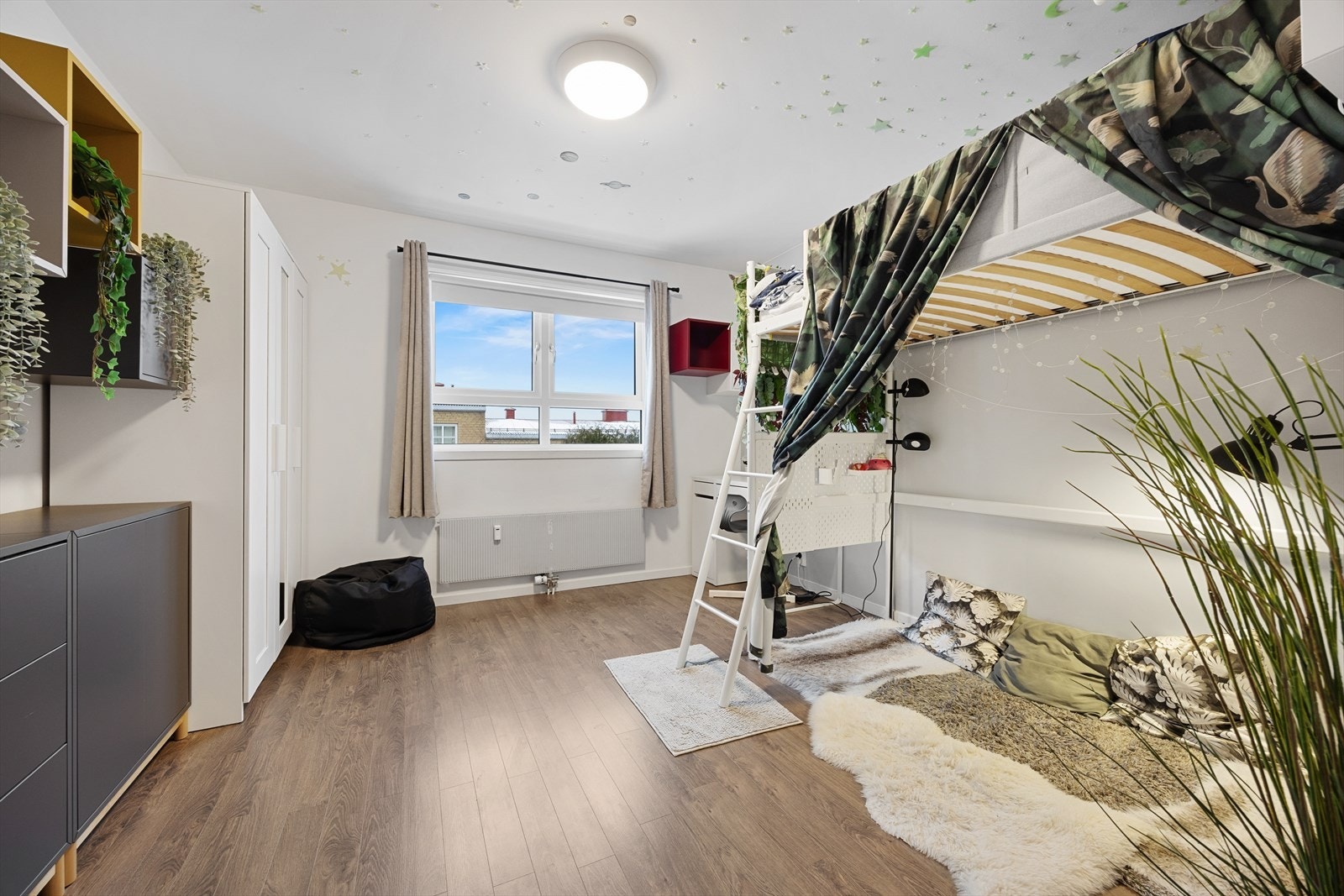 Soverom 2 er også av svært god størrelse. Galleribilde