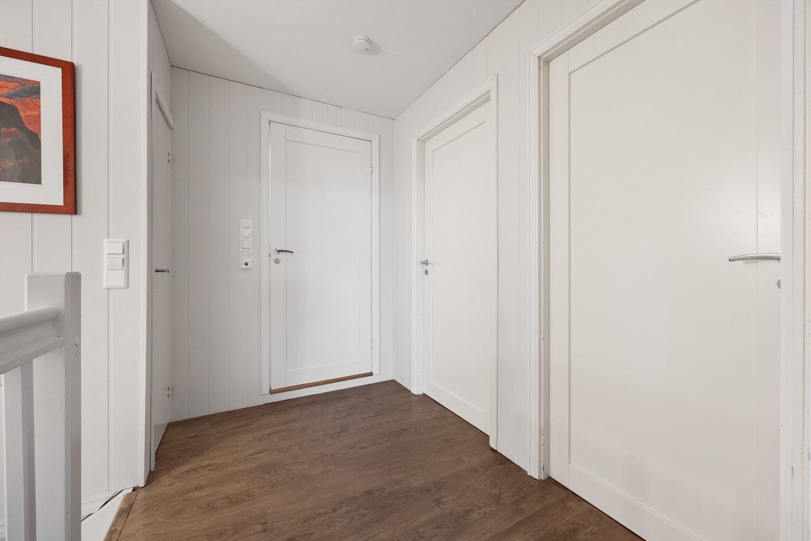 2. etasje består av tre gode soverom, balkong og bad. Galleribilde