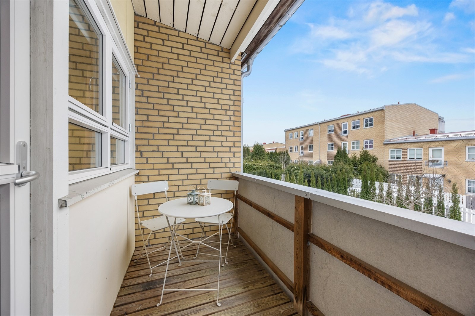 Balkong med plass til utemøbler. Galleribilde