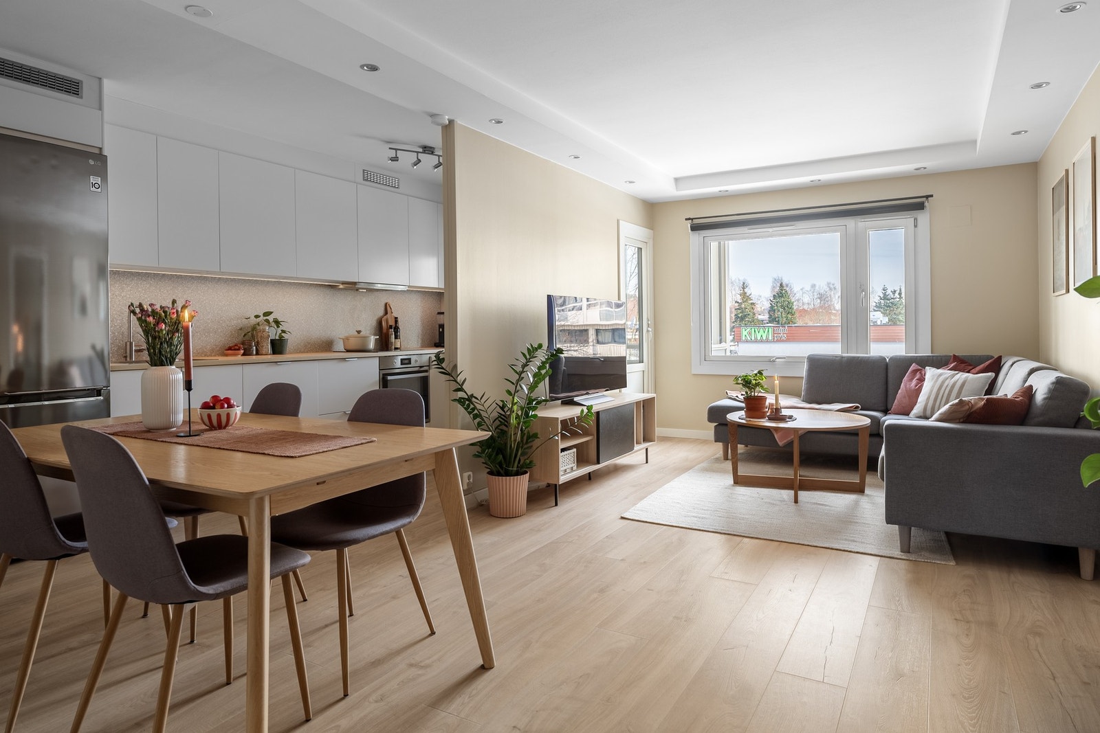 Avrinder Singh Hundal hos EIE Eiendomsmegling har gleden av å presentere Rasmus Engers vei 2D - en velholdt, moderne og påkostet 2-roms leilighet på attraktive Rødtvet! Foto: Tigerstaden Boligfoto AS (Henrik Fjørtoft Sporsheim) Galleribilde