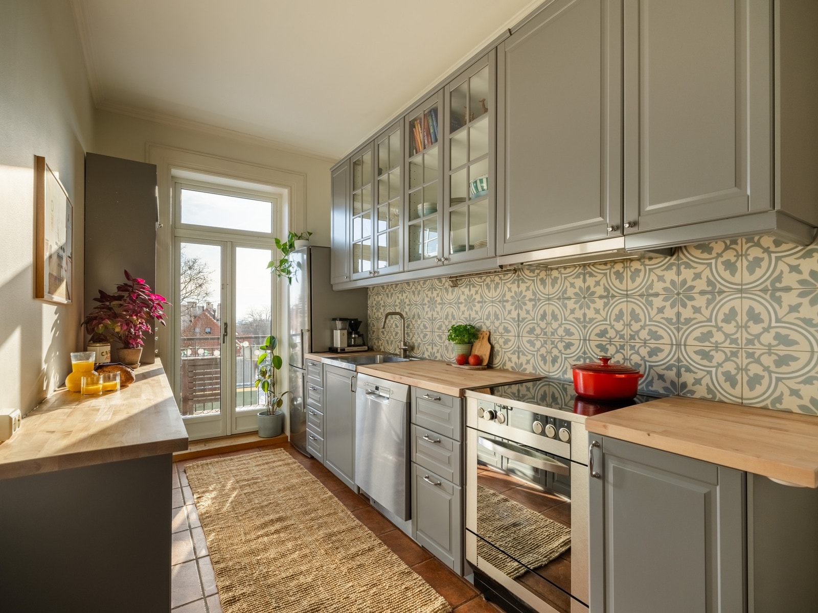 Bare se på dette her. For et magisk lys fotografen fikk på kjøkkenet da han var innom! Galleribilde