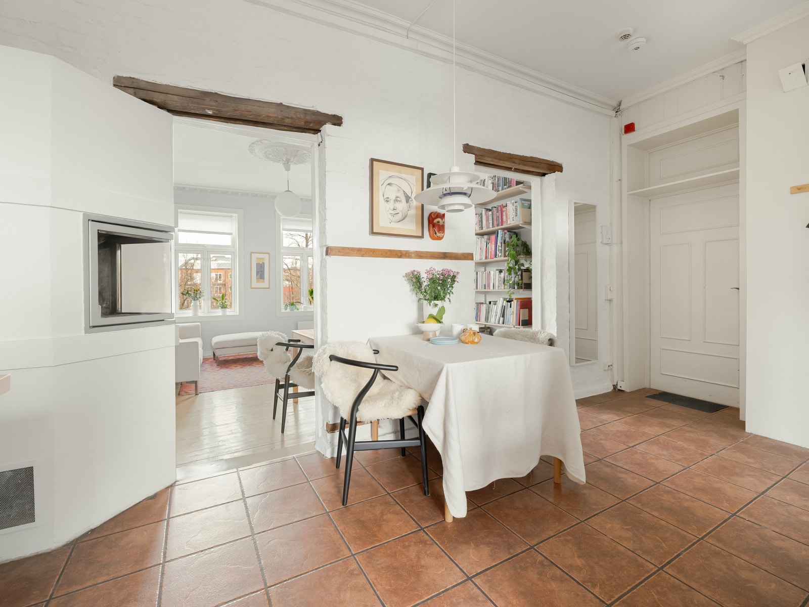 God plass til en hyggelig spisegruppe også her inne. Galleribilde