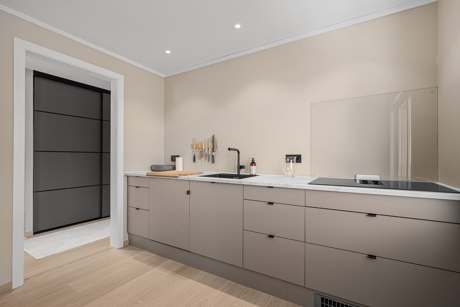 Koketopp med integrert ventilator Galleribilde