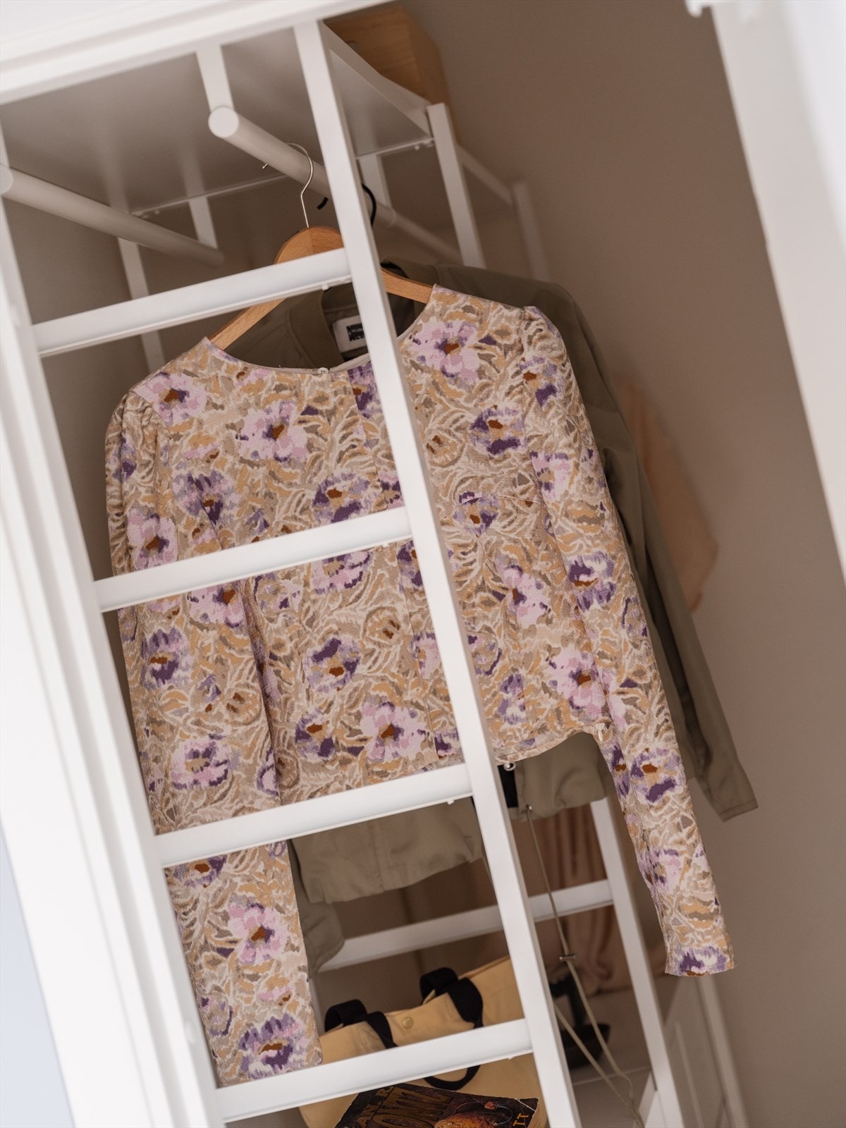 Den innvendige boden gir fleksible lagringsmuligheter. Galleribilde