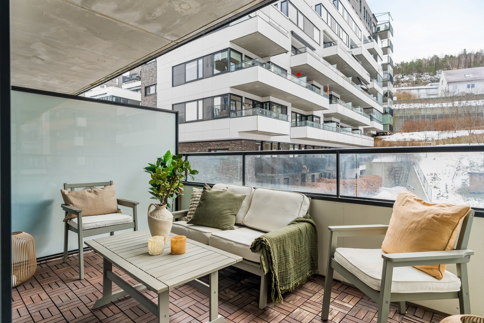 Henrik Wang ved EIE eiendomsmegling har gleden av å presentere Freserveien 27! Galleribilde