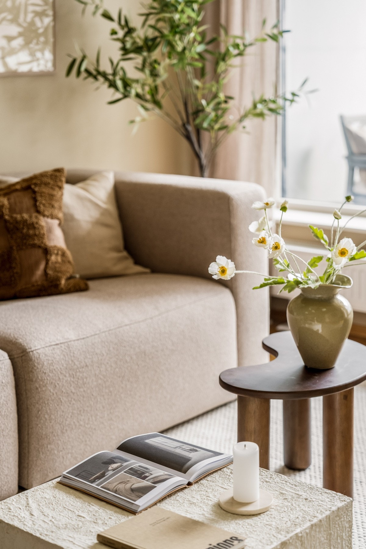 Det er god plass til å møblere i flere hyggelige soner Galleribilde