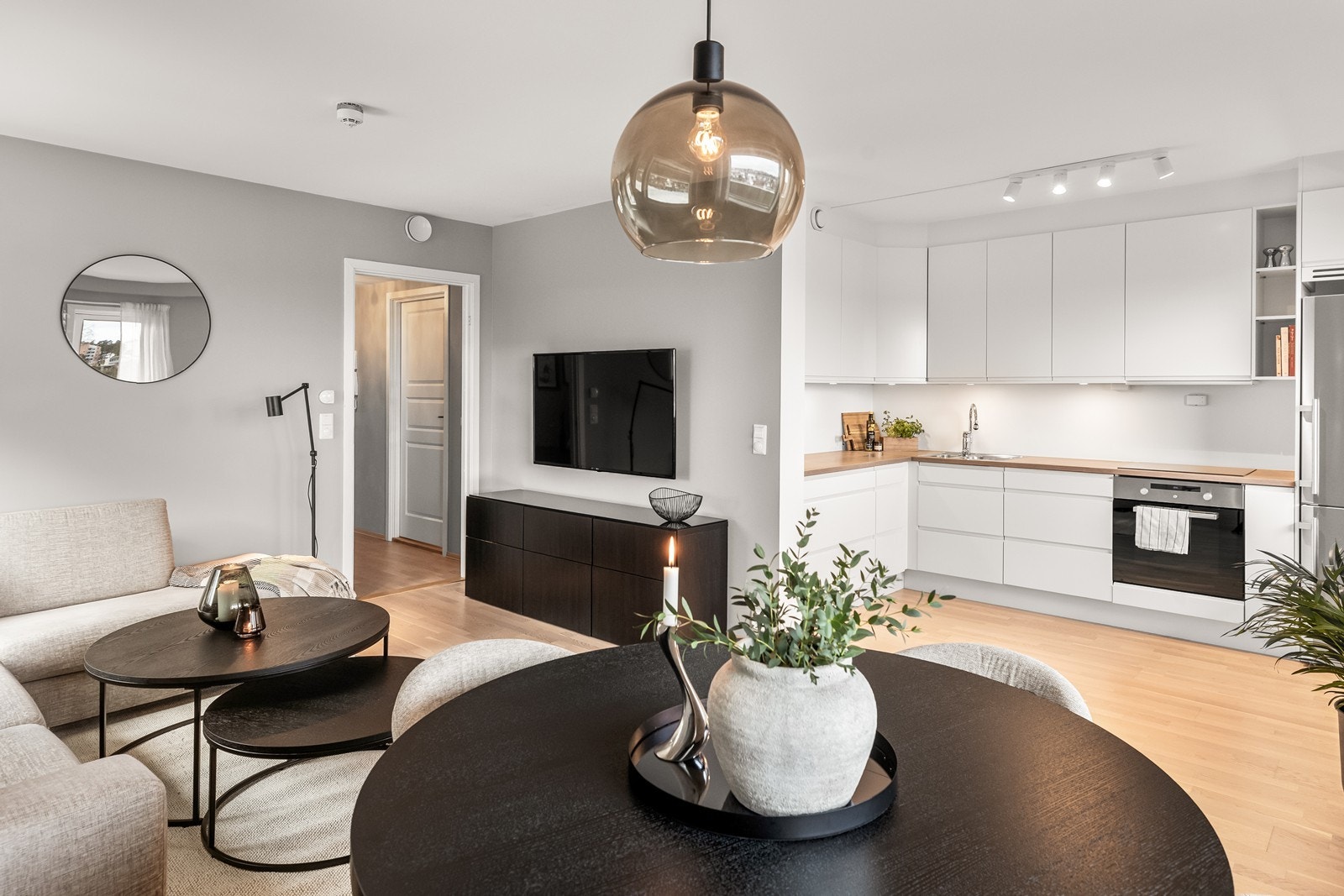 Leiligheten varmes opp med elektrisk oppvarming. Galleribilde