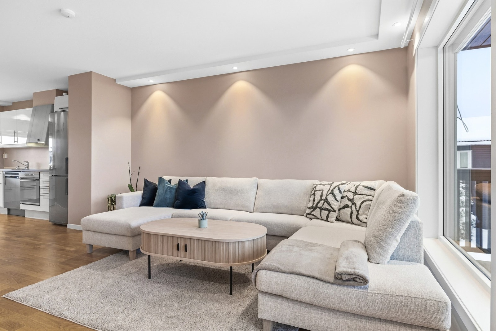 Dagens eier har fått fjernet ovnen som tidligere sto i stuen. Galleribilde