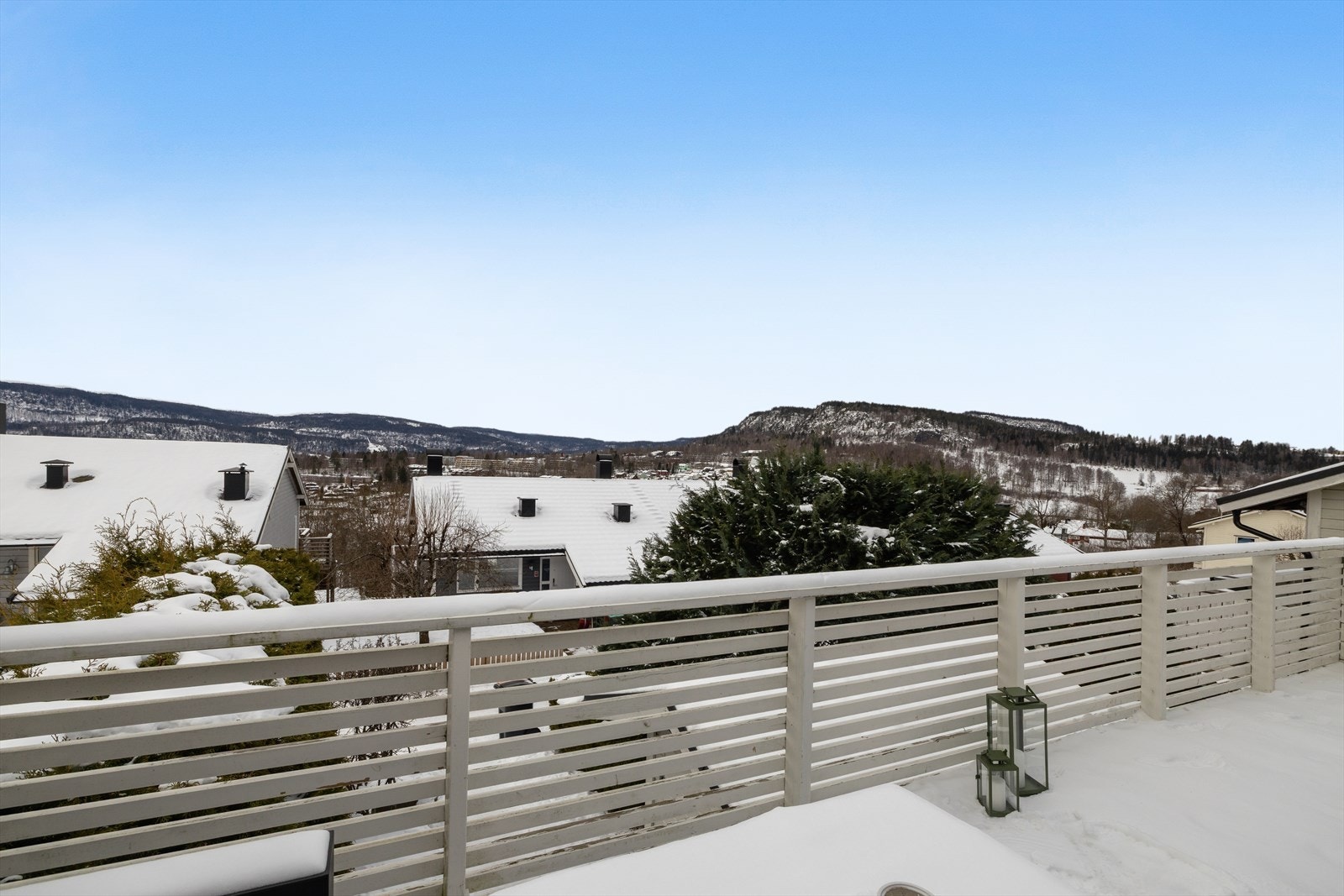 På balkongen har du rikelig med plass for møblement. Galleribilde