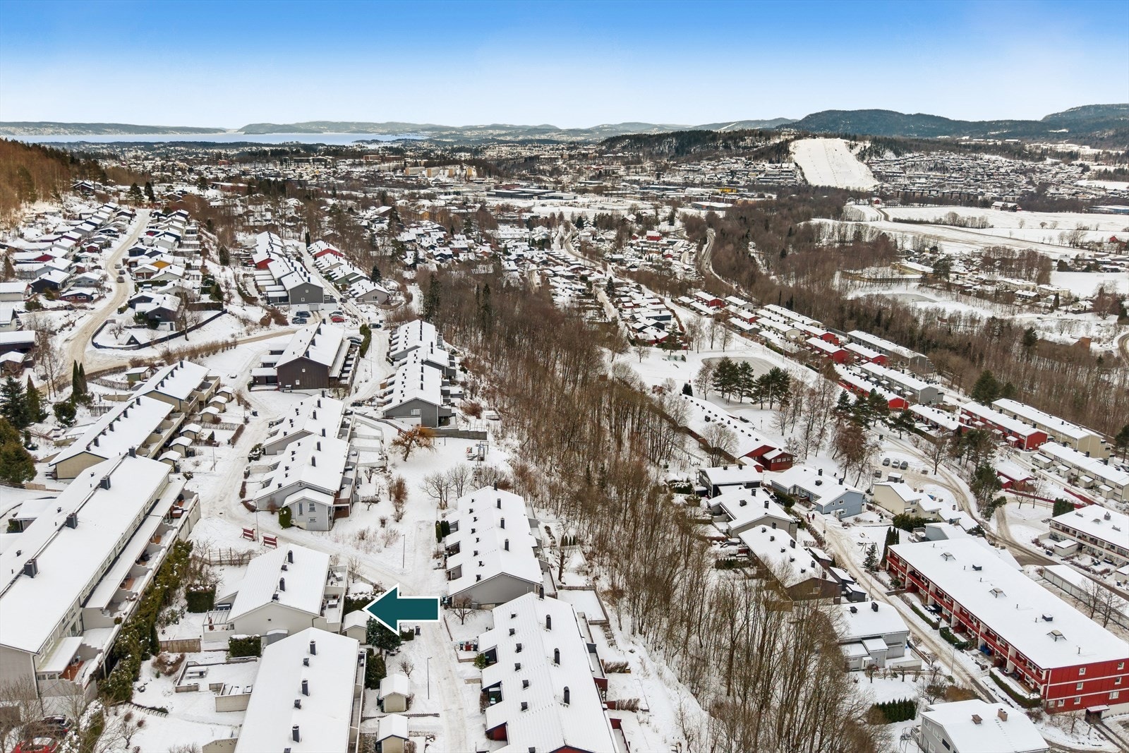 Kolsåsbakken og Kirkerudbakken alpinanlegg ligger kun en kort kjøretur unna. Galleribilde