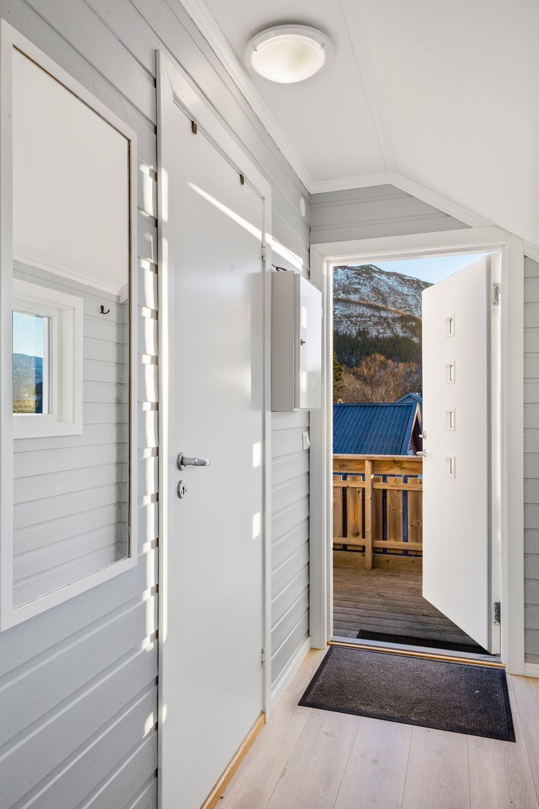 Inngang, hybel 2. Galleribilde