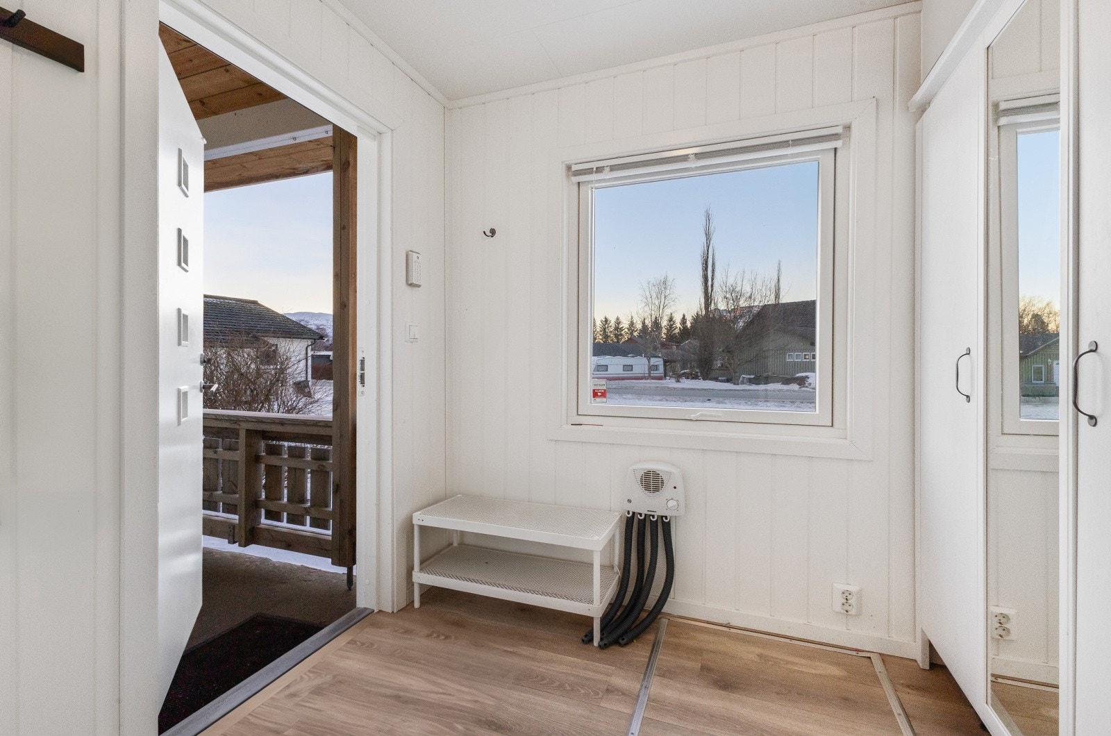 Entre hoveddel. Galleribilde