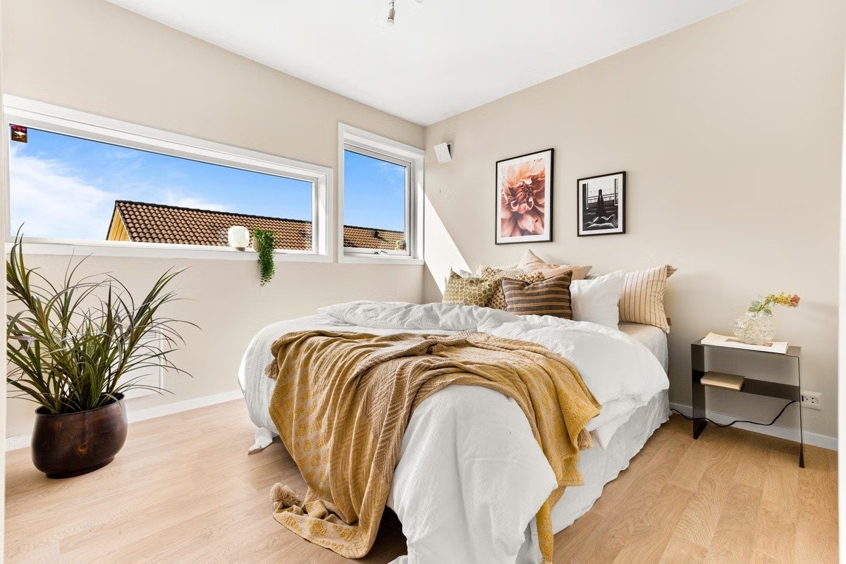 Soverom 1 med god plass til dobbeltseng. Galleribilde