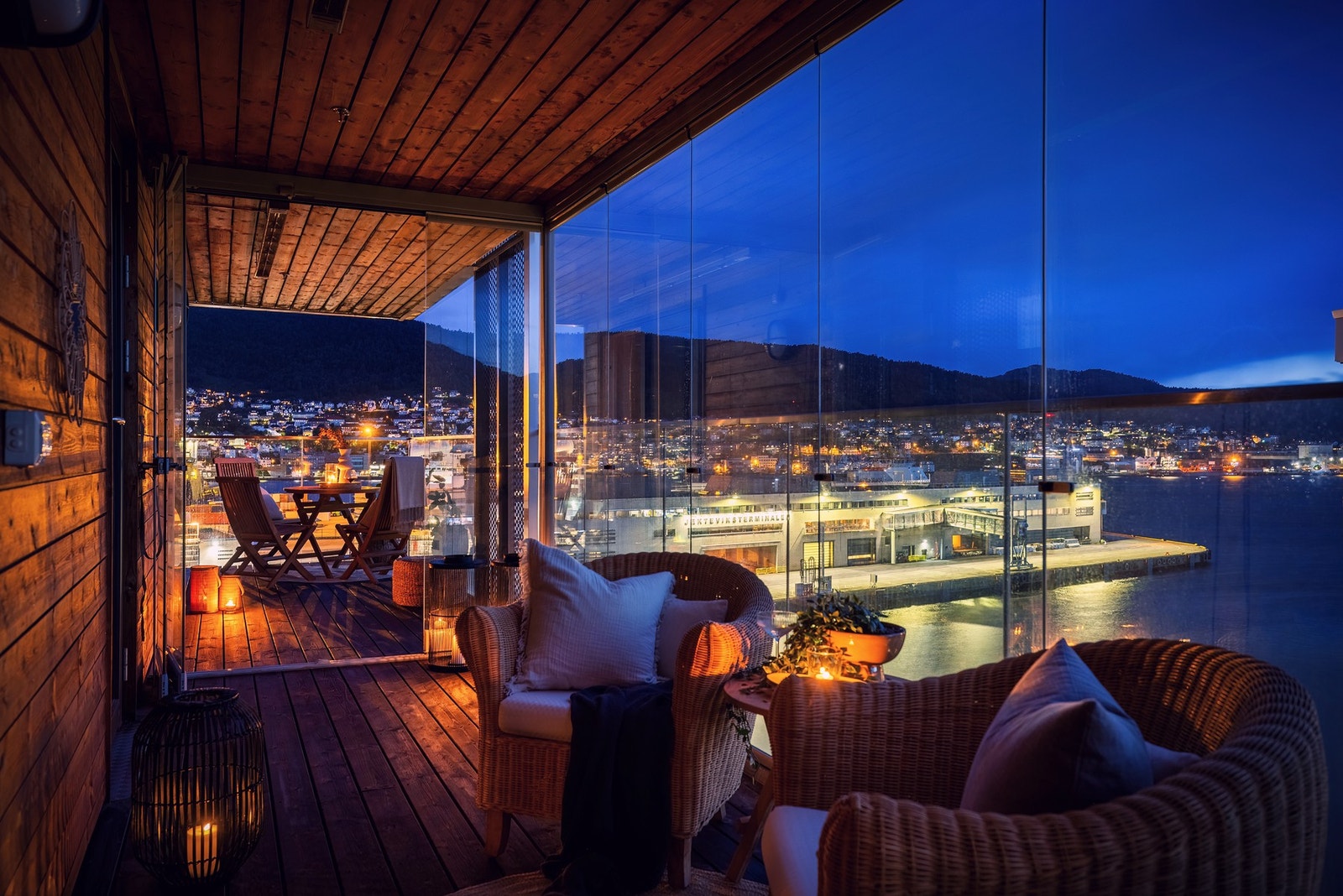 Ideell for både hverdag og sosiale sammenkomster.
Terrassevarmere gir økt komfort i kjøligere sesonger Galleribilde