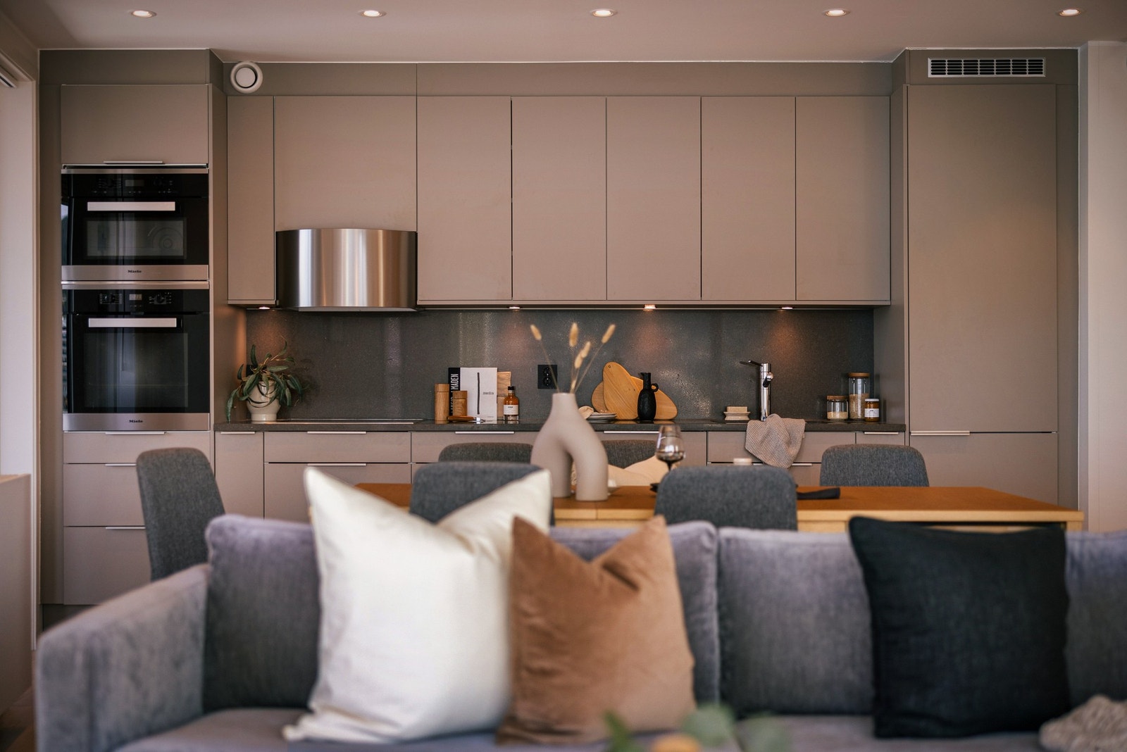 Funksjonell og sosial kjøkkenløsning Galleribilde