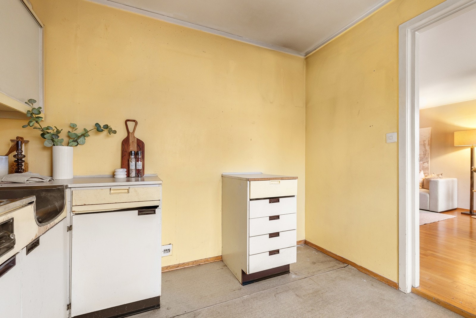 Innredning og kjøkkenet anbefales oppgradert Galleribilde