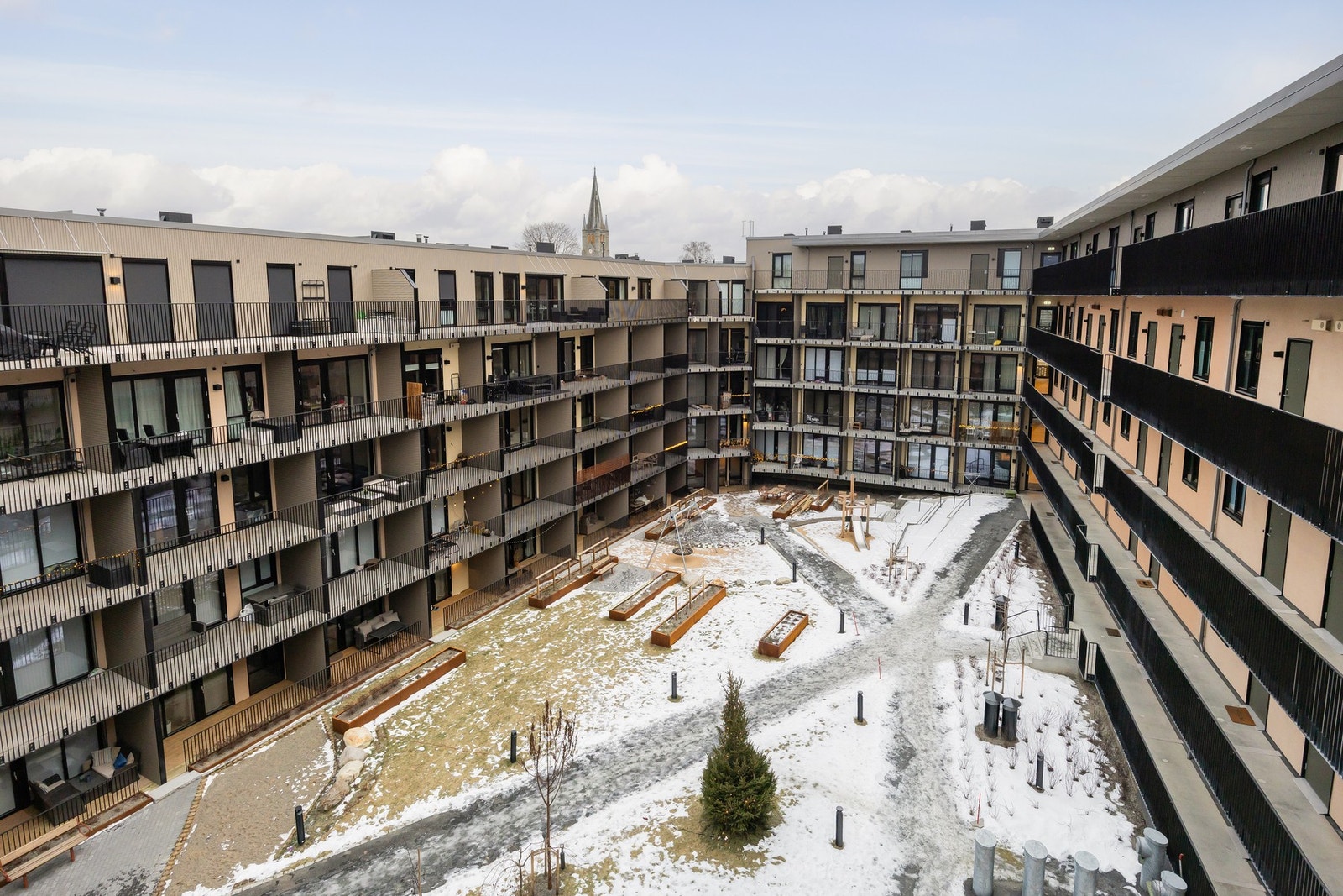 Basseløkka er et moderne leilighetskompleks med sentral plassering i en blomstrende bydel mellom Rosendal og Solsiden. Galleribilde