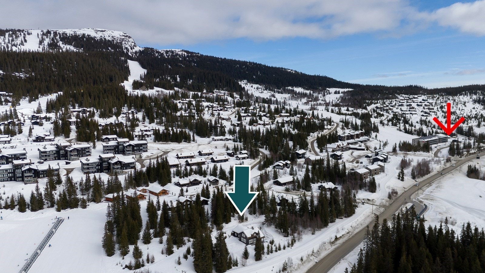 Kort vei Lettvint Bar & Café, samt Tyrihanstunet og Skitorget med blant annet restauranter, afterski, sportsbutikk og skiutleie. Galleribilde