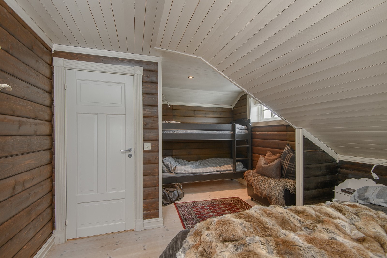 Det største er innredet med dobbelseng samt køyeseng. Galleribilde