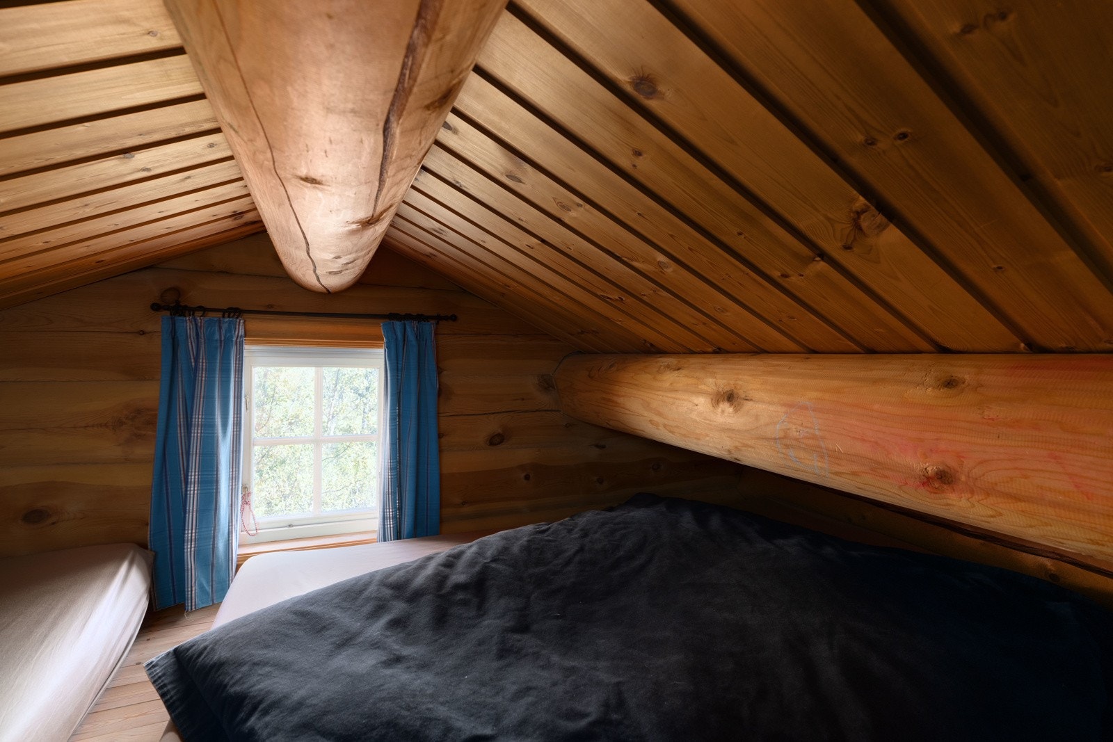 Hemsrom med god plass til lek og oppbevaring Galleribilde