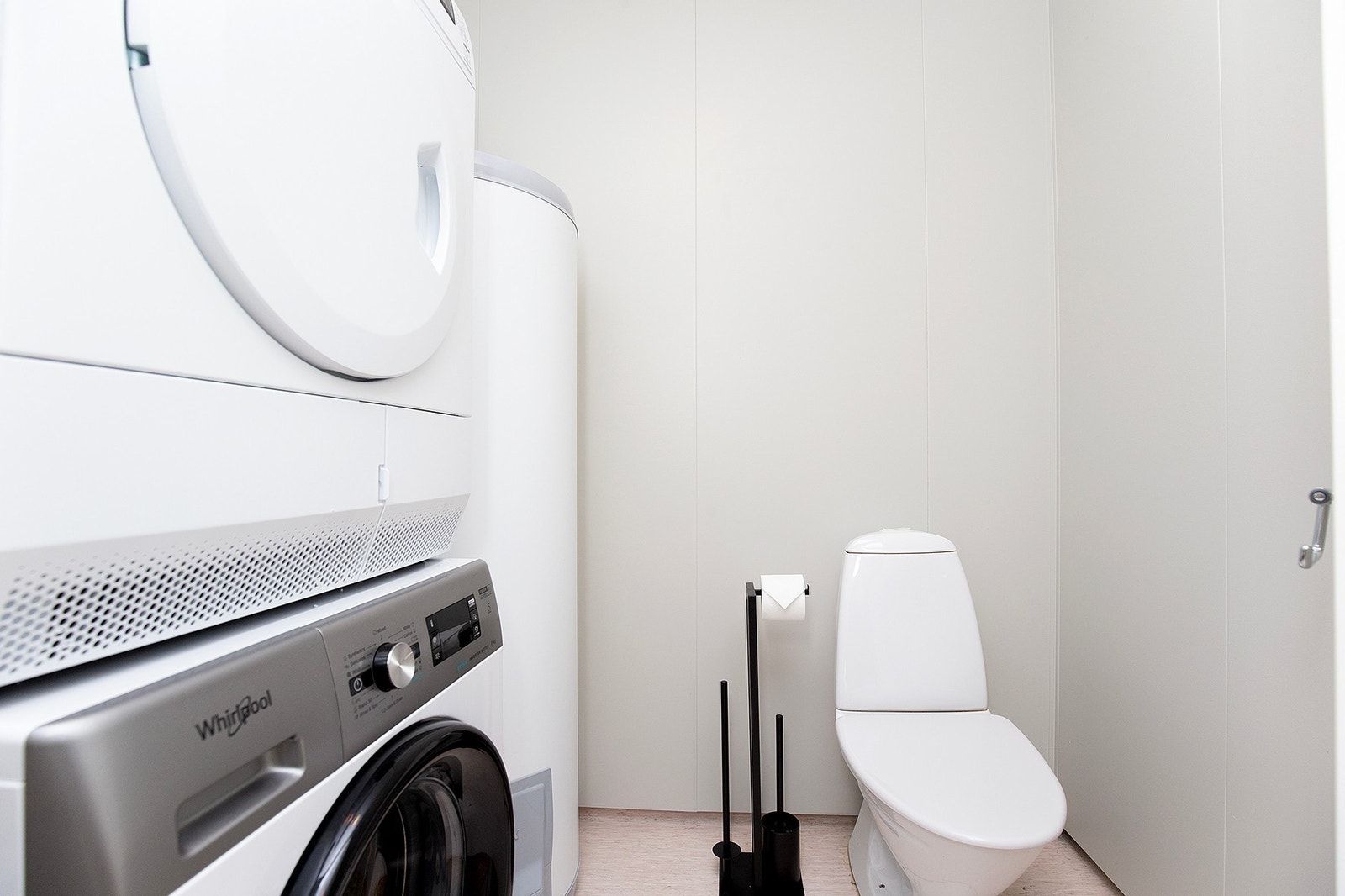 Ekstra toalett på vaskerom Galleribilde
