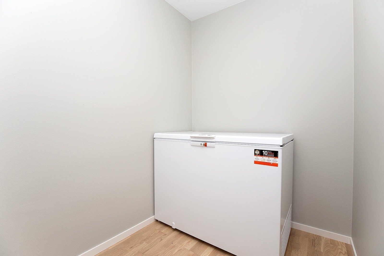 Innvendig bod med fryseboks Galleribilde