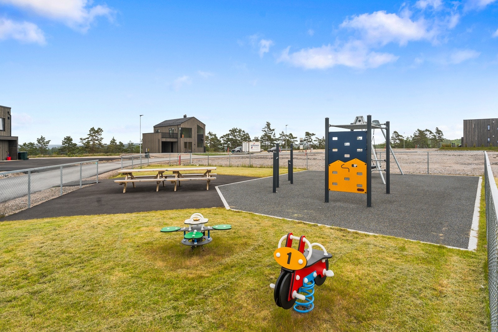 Flotte opparbeidete fellesområder på Sandnesheia ved boligen. Galleribilde