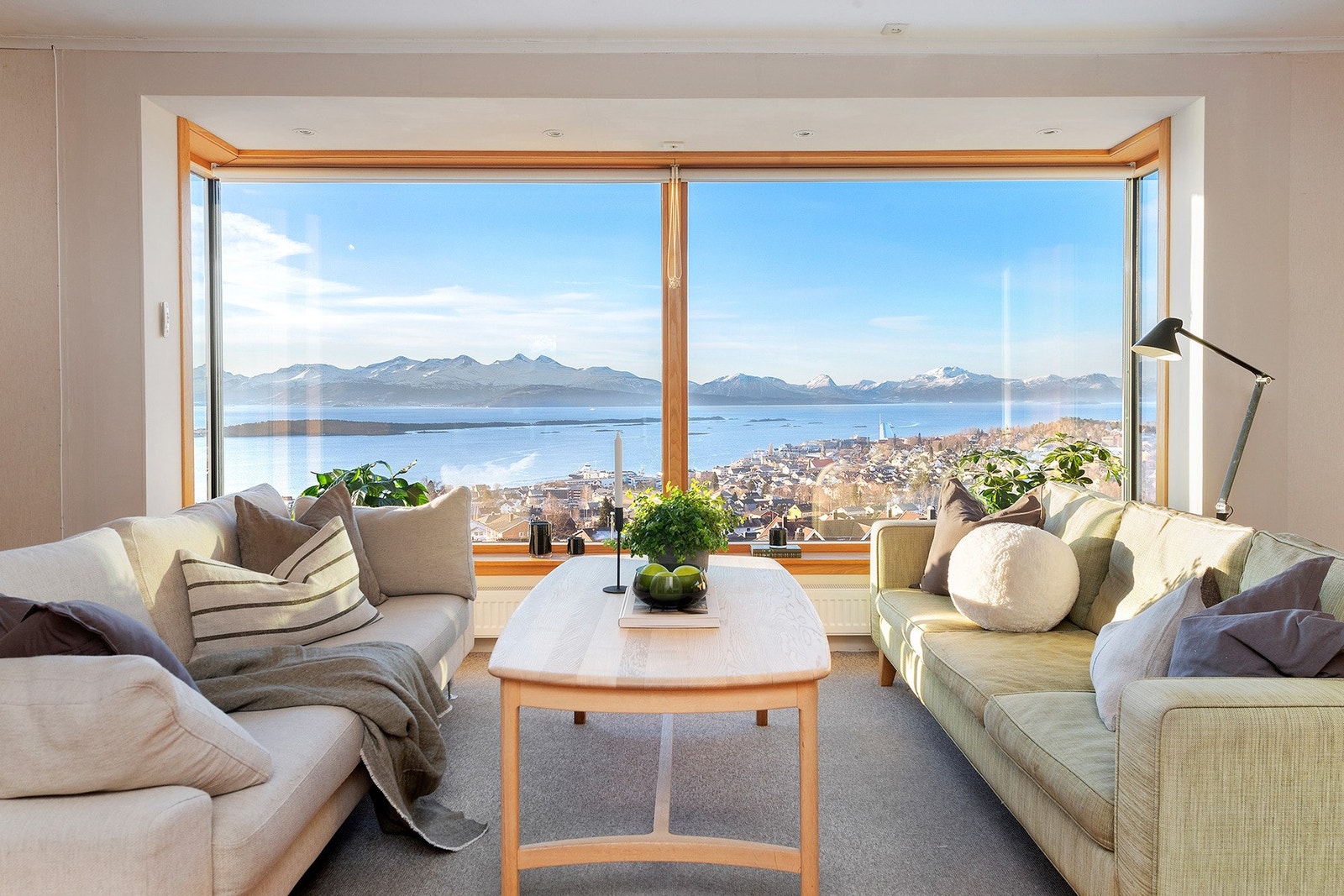 Karnappet med tilhørende vinduer ble installert i 2010. Galleribilde