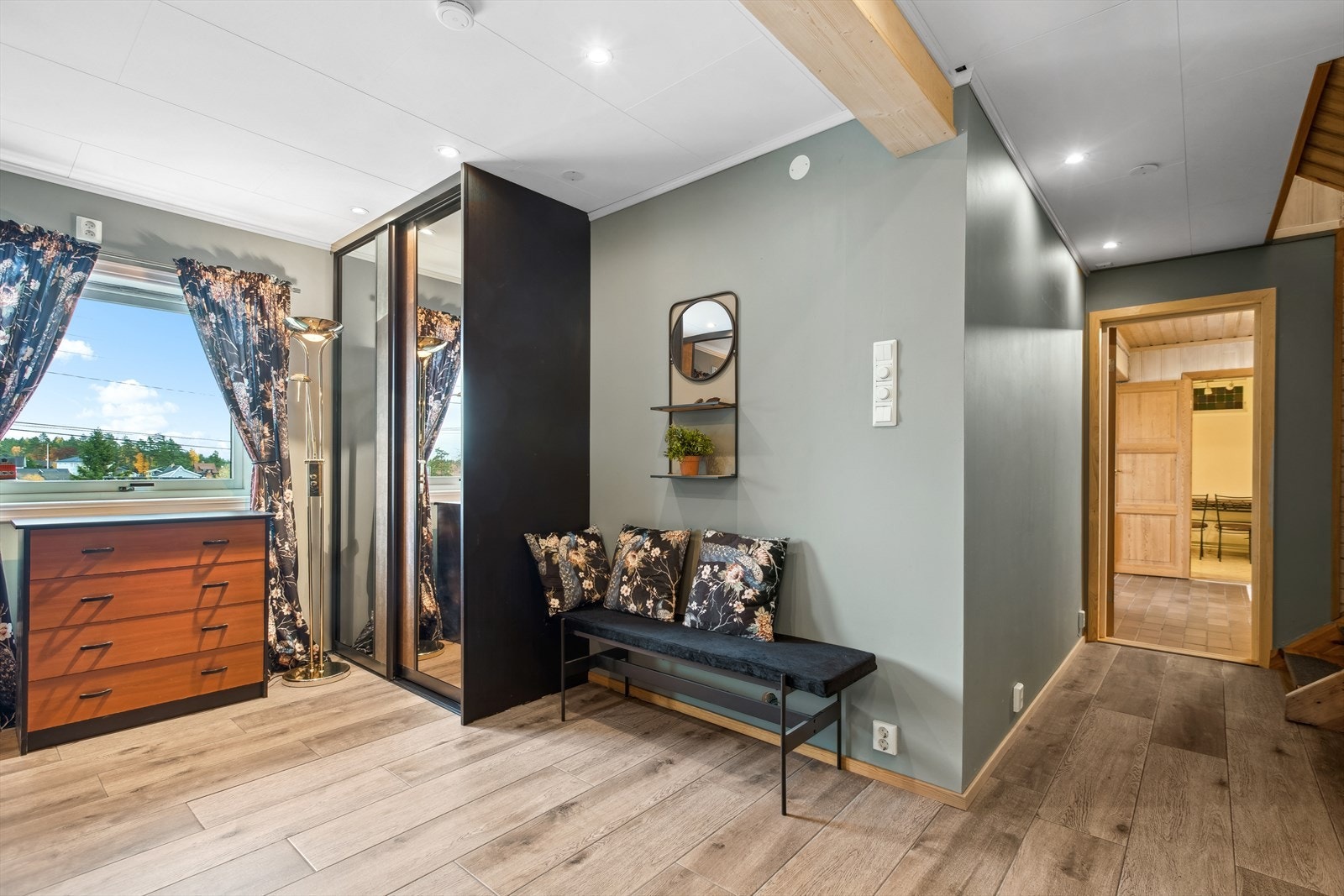 Deler av entreen er opprinnelig byggemeldt som soverom. Galleribilde