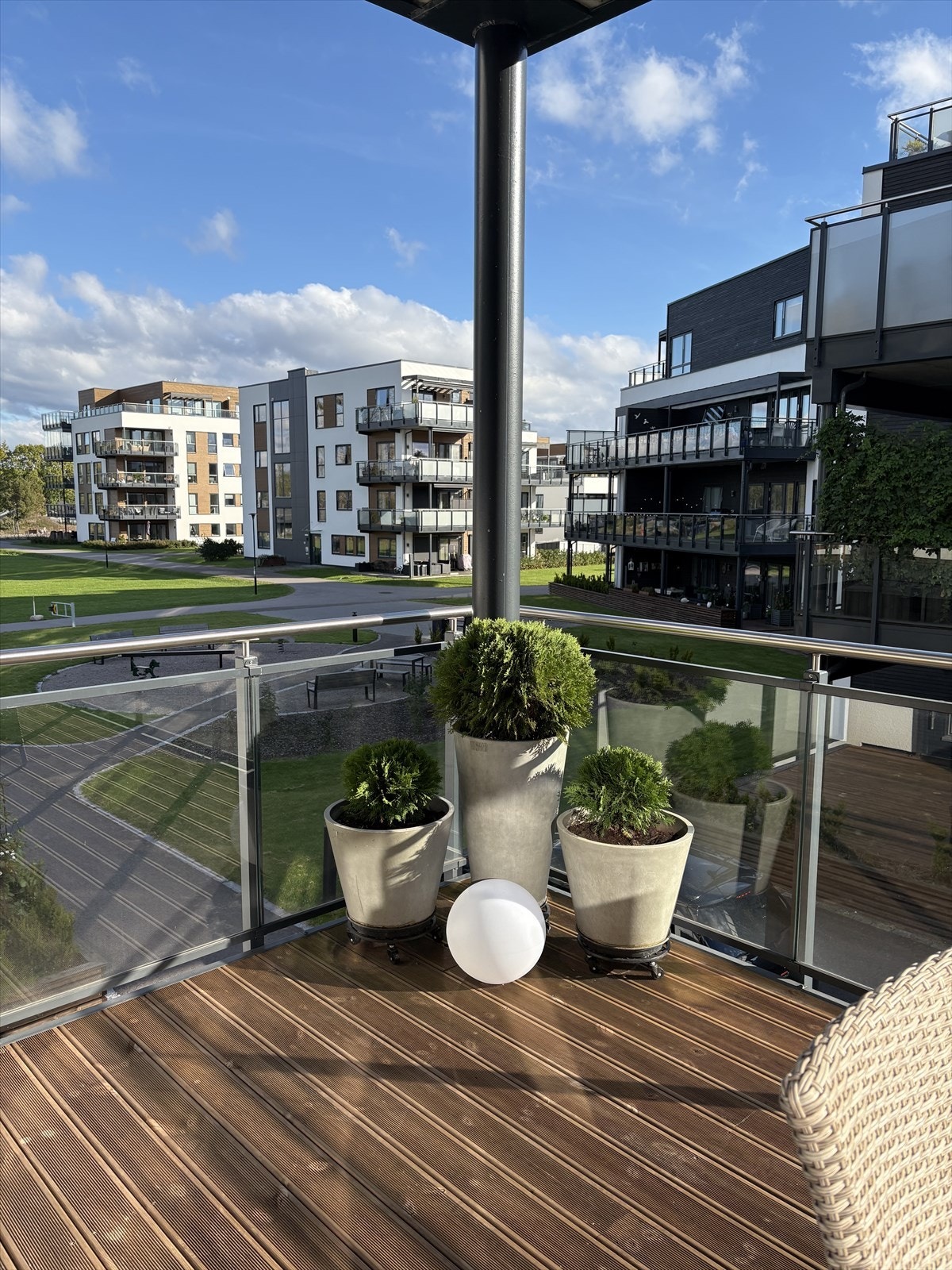 Utsikt fra balkongen sommerstid (selgers bilde) Galleribilde