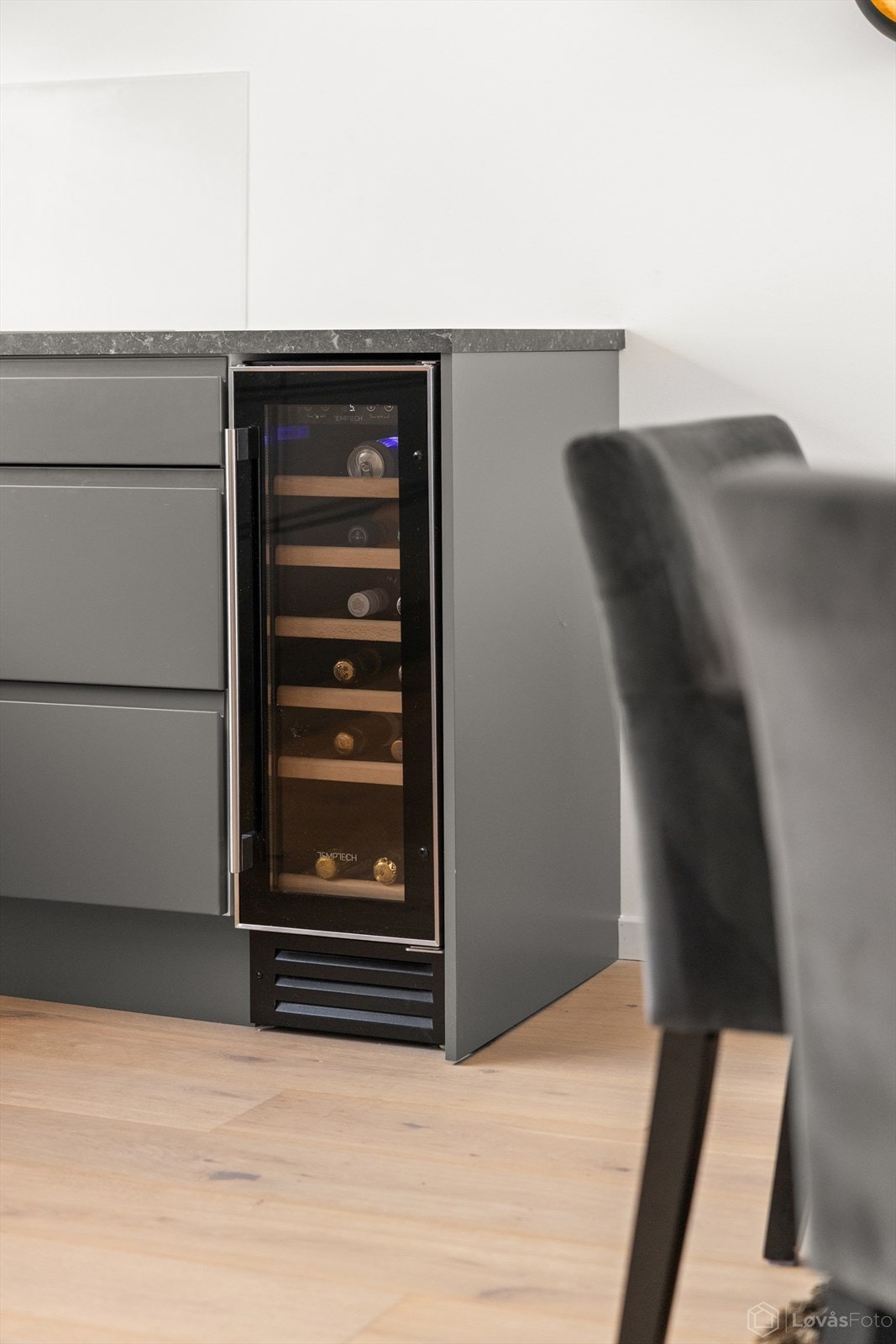 Et integrert vinskap er en av de mange gjennomtenkte detaljene. Galleribilde