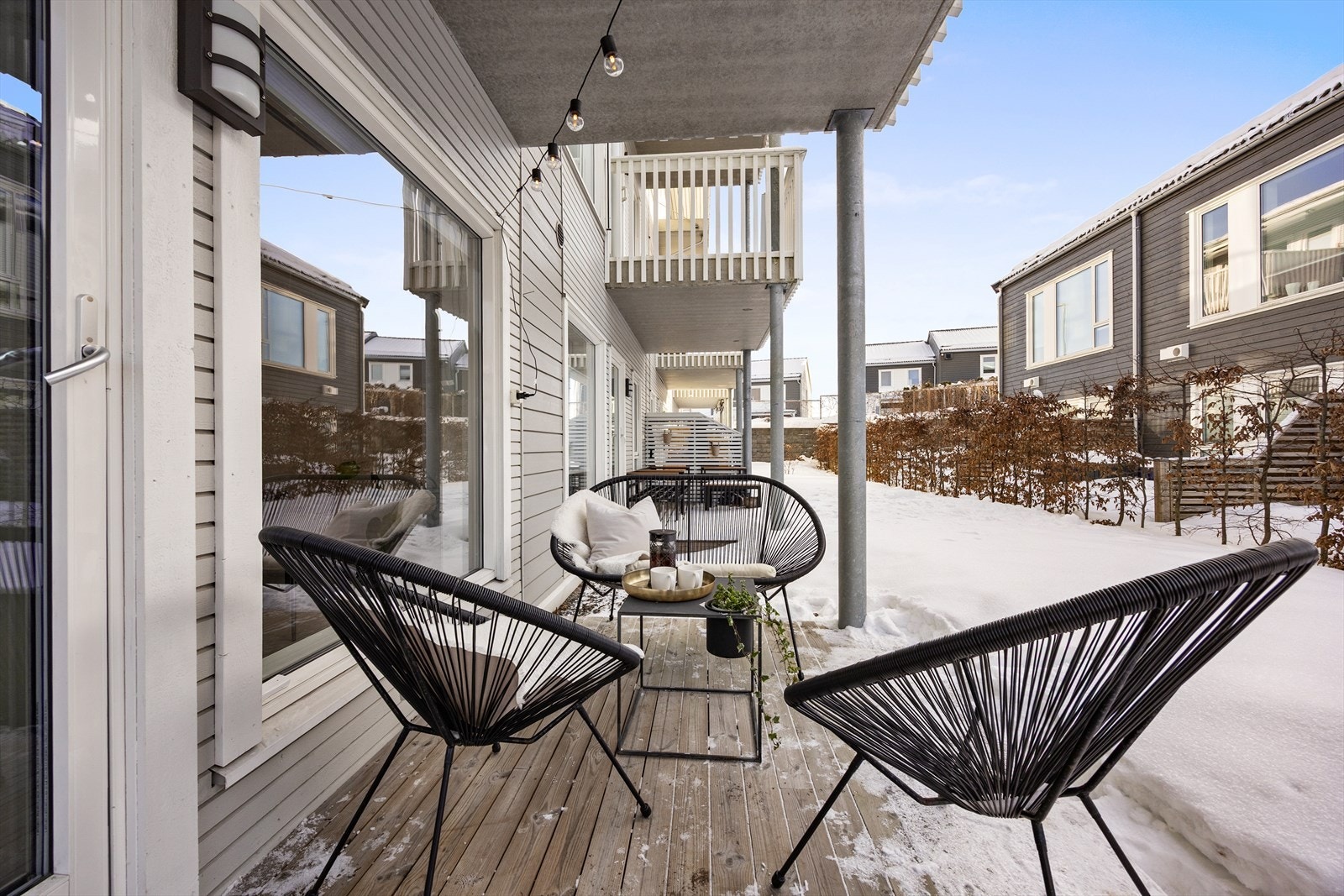 Fra stuen er det direkte utgang til en markterrasse på ca. 7 m² Galleribilde